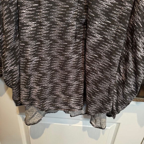 Free People Blooms For You Blouse Size XS Black Intimately Oversized Sleep Flowy - Picture 8 of 15